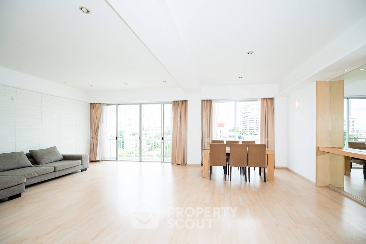 2-BR Condo (ID 1289475)