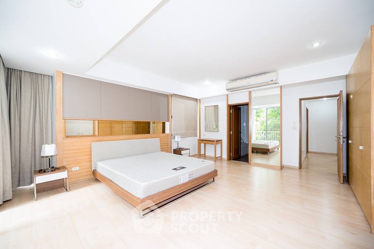 3-BR Condo at Baan Sukhumvit 27 near BTS Asok (ID 1285261)