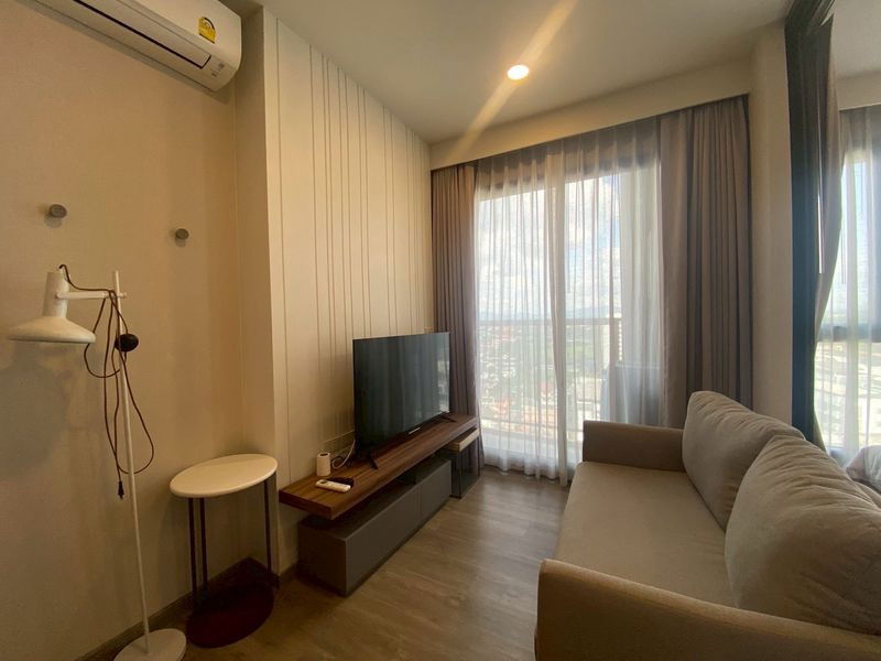 For rent Keen Center Condo Sriracha, beautiful room, great price, fully furnished, move in ready