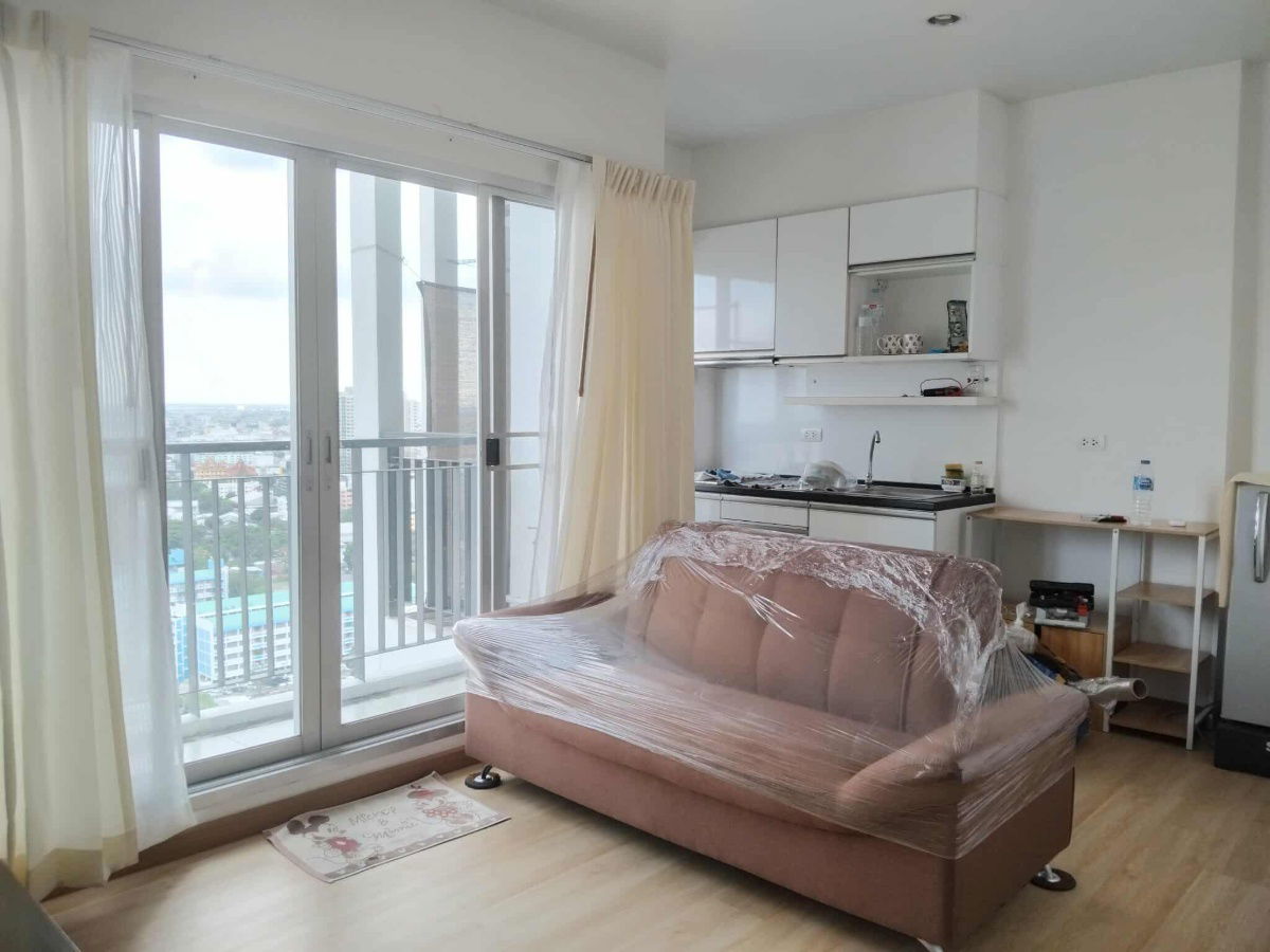 Condo next to BTS Phothi Nimit station or Talat Phlu station, near BRT garage 250 meters.