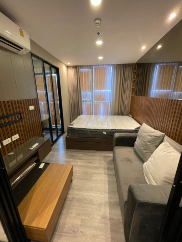 ✨ Washing machine included! The Origin Ladprao-Bangkapi Condo, 23 sq m, 7th floor, next to the MRT Bangkapi Station, only 12,500 baht. 🏡💖