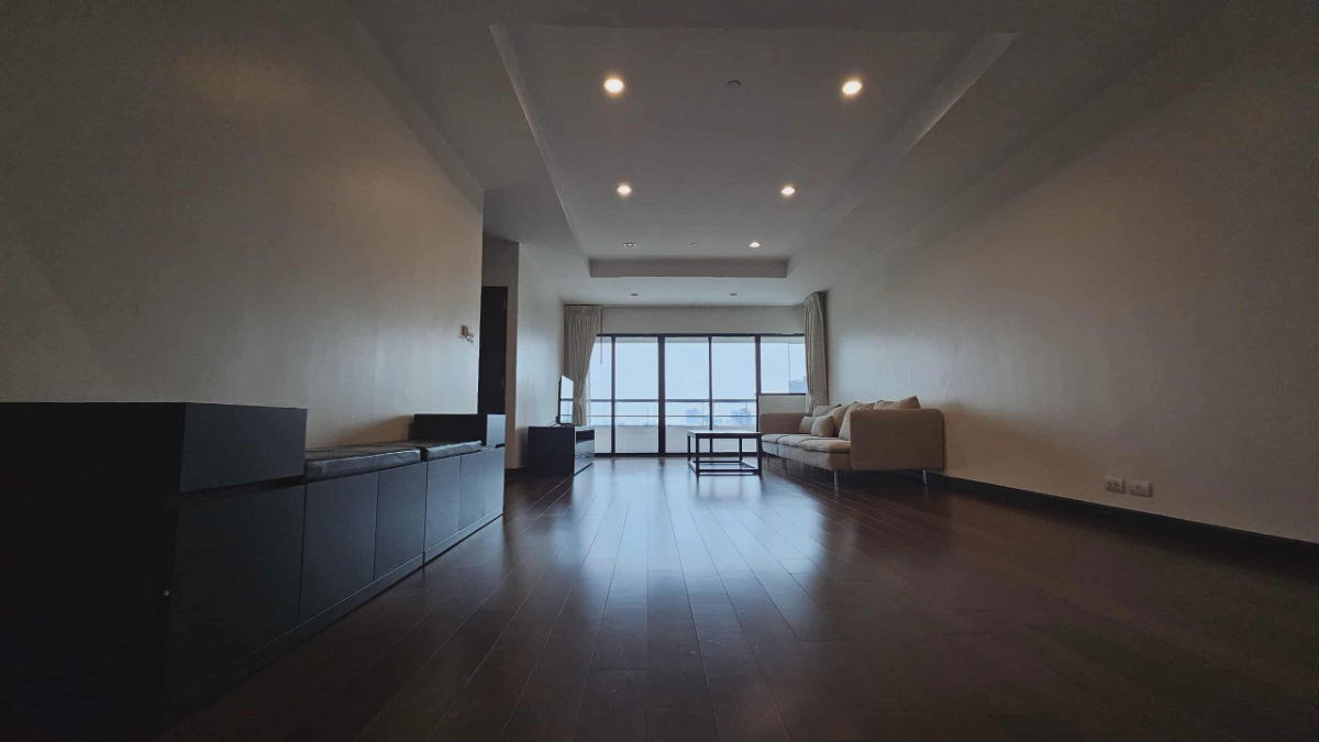 ✅ Sathorn Garden for Rent     🛏️Room details* *     3 bedrooms 3 bathrooms