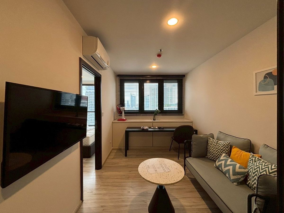 🔥🔥 Condominium for rent, XT, Huai Khwang, 1 bedroom, only 20,000 baht, size 35 sq.m., 20th floor, only 75 meters from MRT Huai Khwang