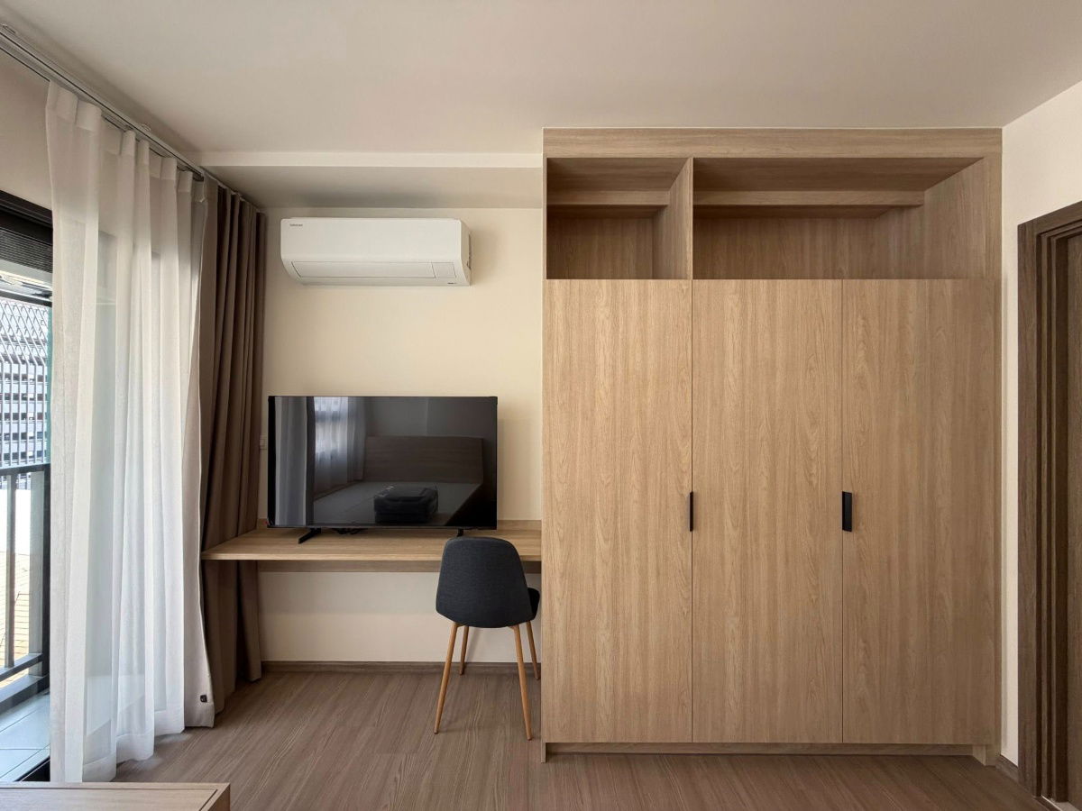 For Rent : The Muve Pradipat Condo ** Nice Room** at Line : @homefinder