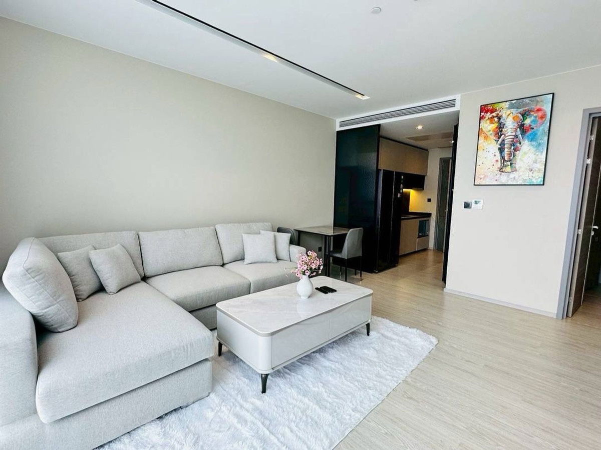 For rent THE ROOM SUKHUMVIT 38, price 36,000 baht, 1 bedroom, 1 bathroom, size 60 sqm, 20th floor, beautiful room, ready to move in