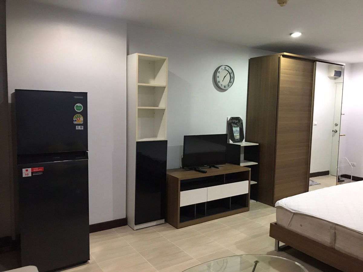🏙️ Condo for rent near BTS Bang Chak 💰 Rent 8,000 baht/month, beautiful room, complete with furniture and appliances, ready to move in 🏠✨