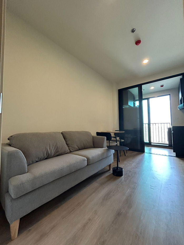 Nue District R9 (30sq.m.)—🪐 Rent 18,000 THB/Month 📞 Tel / WhatsApp: 095-169-9356 📮 LINE: @bkk849