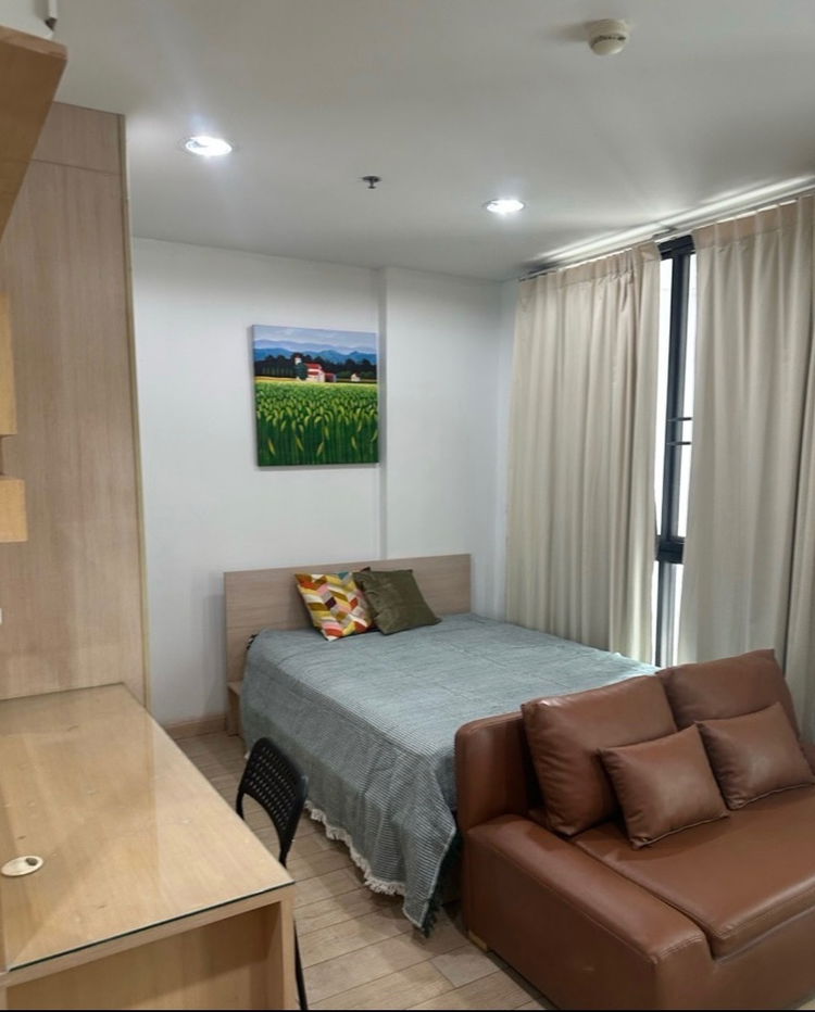 For rent: Ideo Ratchada - Huai Khwang, beautiful, cheap, good location, ready to move in, near MRT Huai Khwang. Interested? Add me on Line @841qqlnr