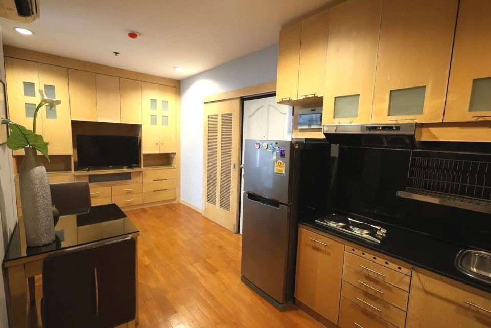 Pathumwan                Resort