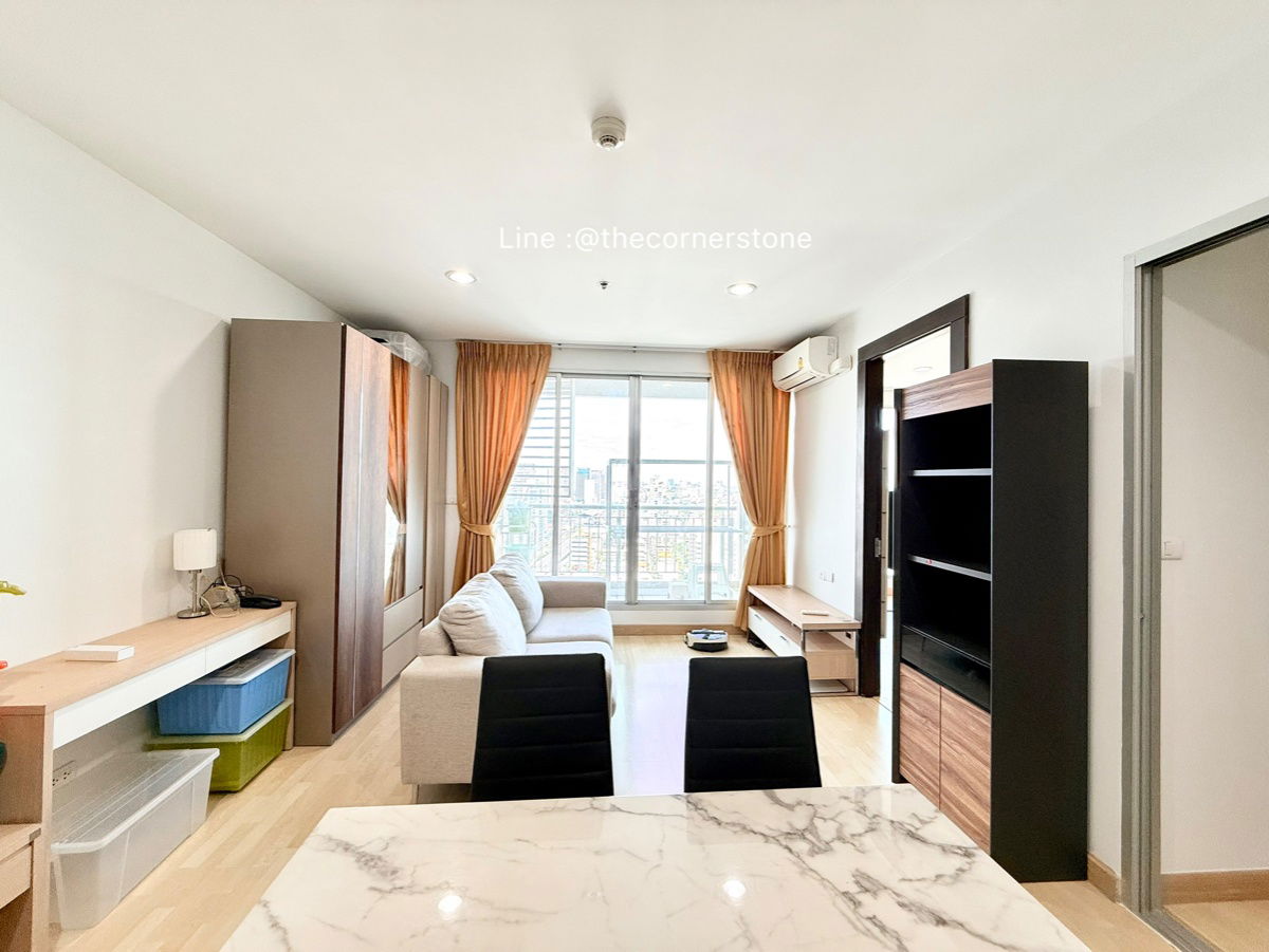 Ready to move in "𝐑𝐡𝐲𝐭𝐡𝐦 𝐑𝐚𝐭𝐜𝐡𝐚𝐝𝐚"  1 Bedroom Size 𝟓𝟏 Sq.m. , High floor Near : MRT-Ratchadapisek