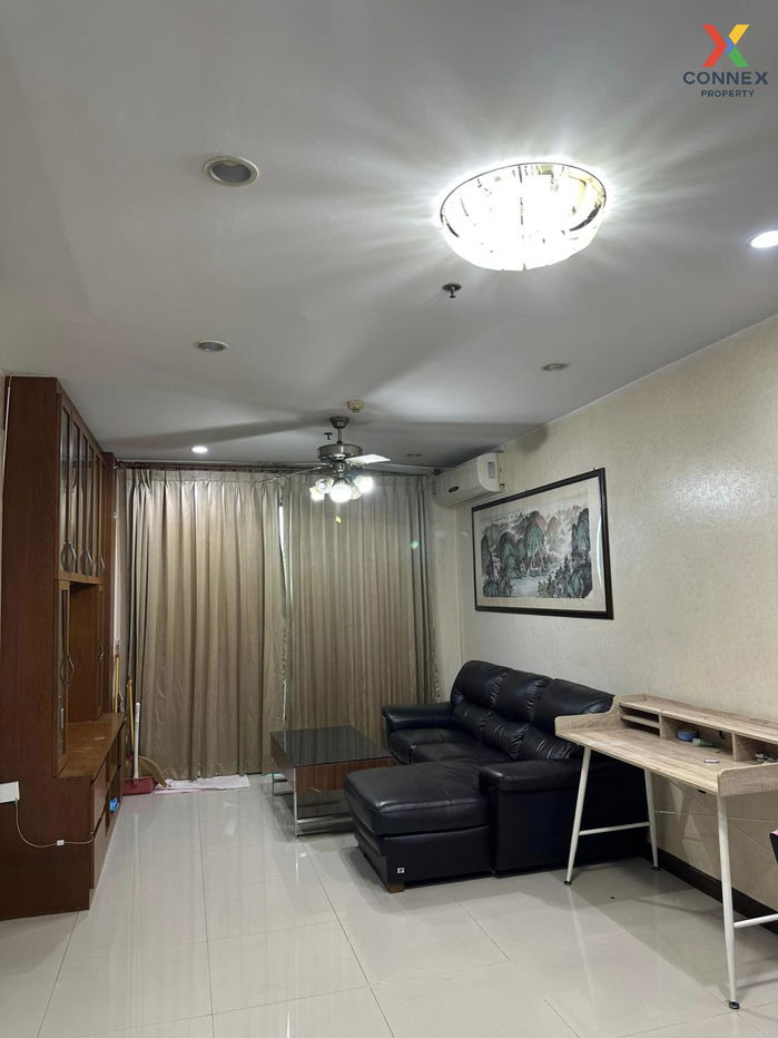 Red Sengry, Parlia တွင် လေးမှတ်တိုင် ဗုဒ္ဓဟူးနေ့တွင် ကျင်းပမည်ဖြစ်သည်။