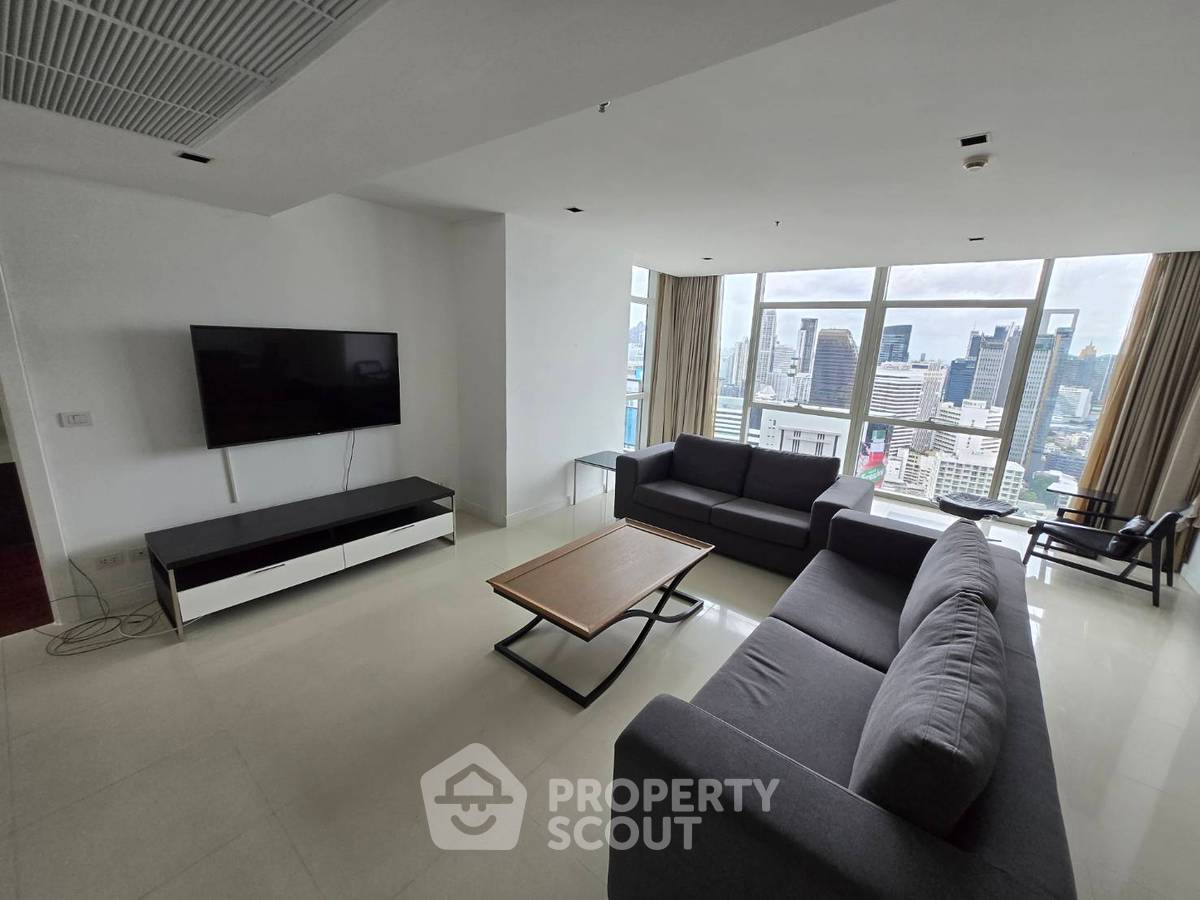 3-BR Condo at Athenee Residence near BTS Phloen Chit (ID 2381787)