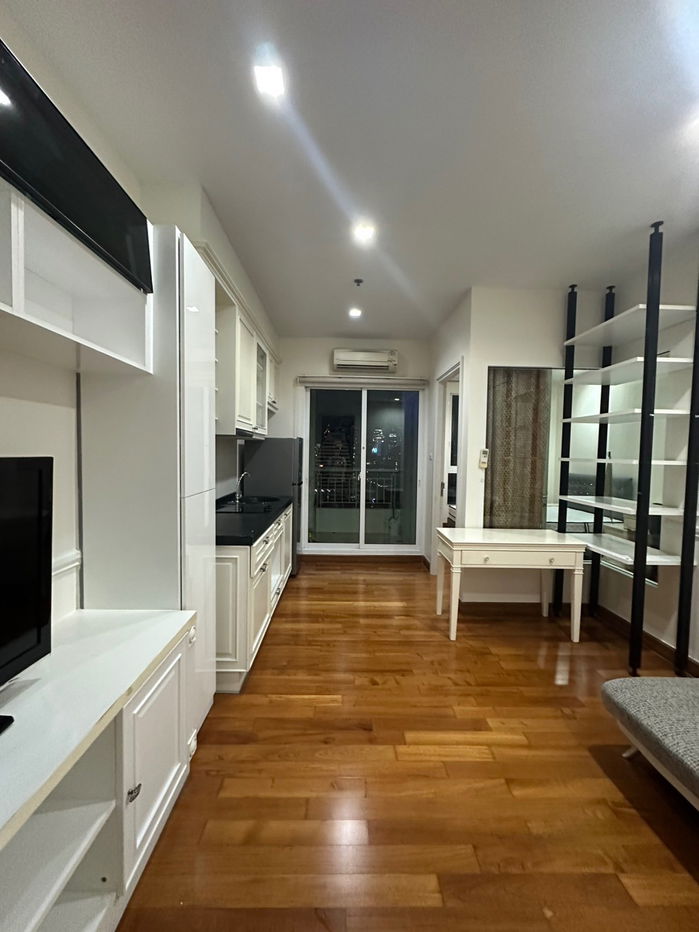 Ivy sathorn. 1bed 40sqm. Line id: @pfagent