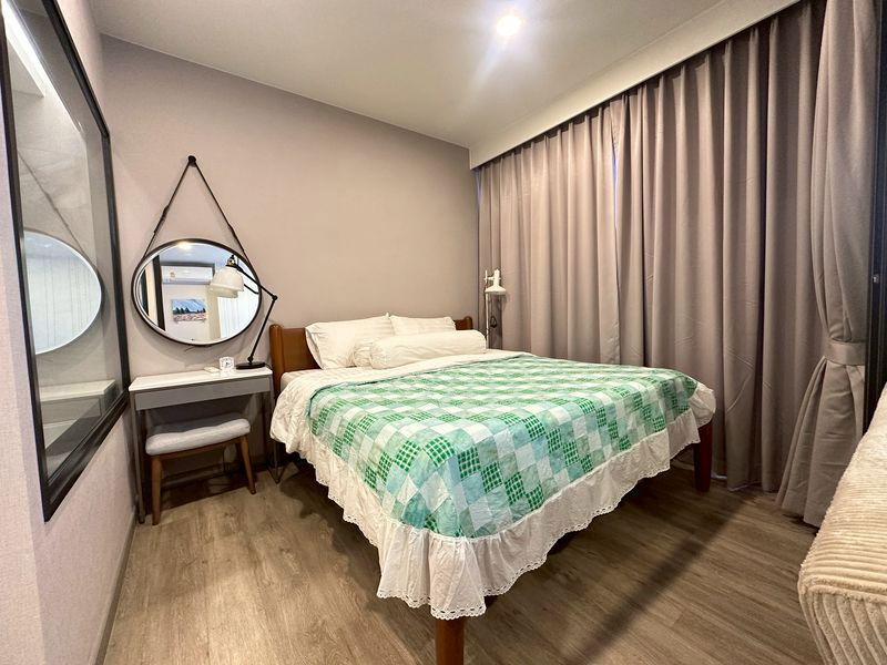 For rent: Keen Center, a luxury condo in the heart of the city, near Robinson Sriracha Mall.