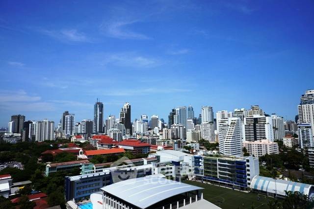 1-BR Condo at Villa Asoke near MRT Phetchaburi (ID 510023)