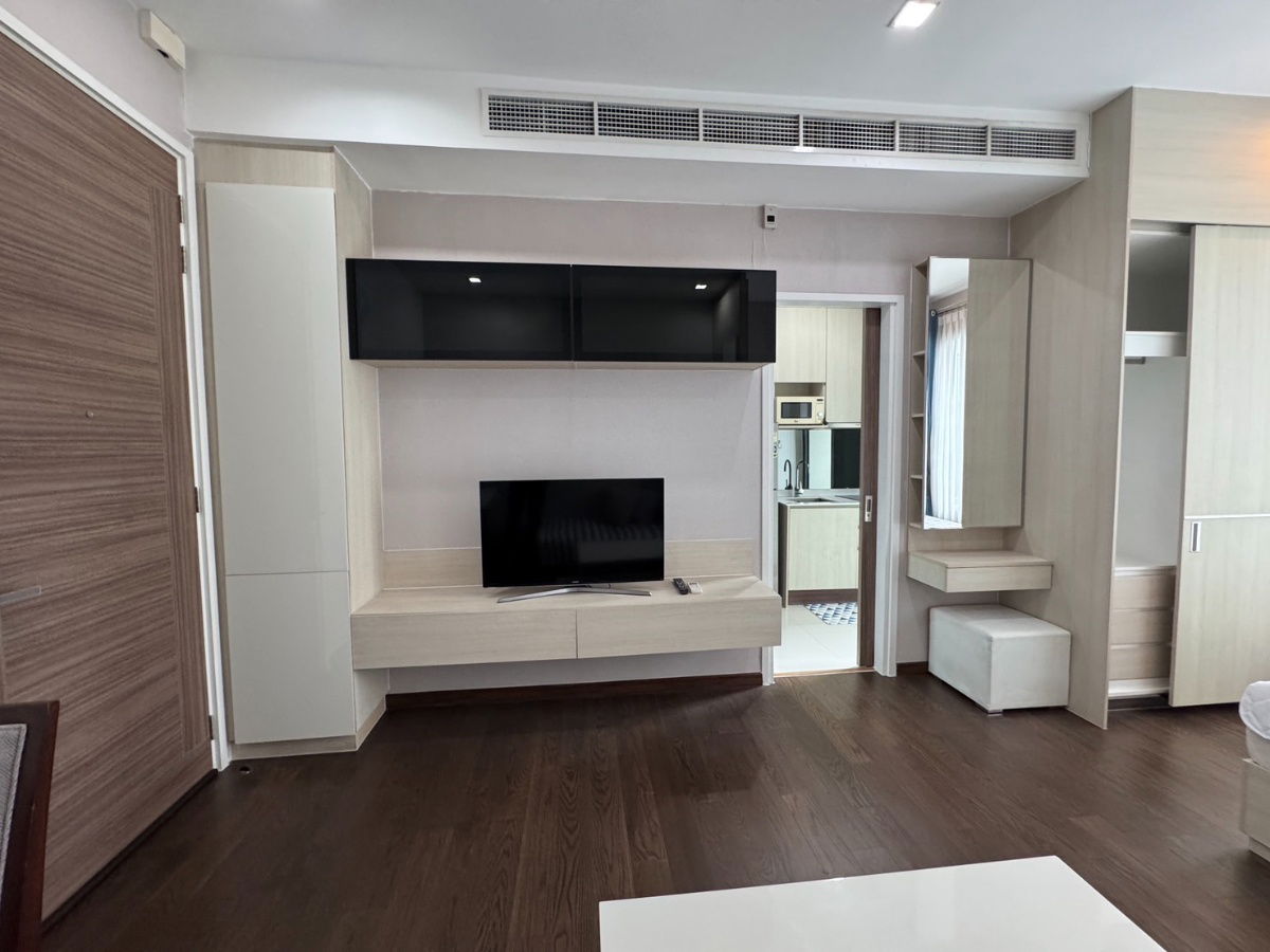 For rent Q Asoke Studio, fully furnished, Ready to move in