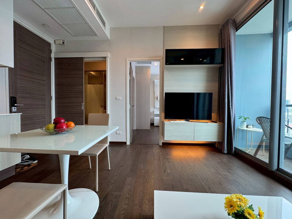 Q Asoke for rent, good price, great location in the heart of the city.