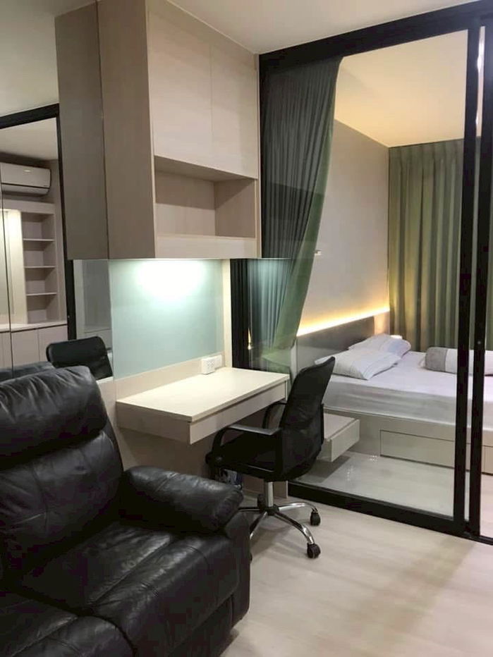 ( ให้เช่าคอนโด ไลฟ์ อโศก ใกล้ มศว MRT เพชรบุรี ราคาถูก สนใจ Line: @951qfbfi