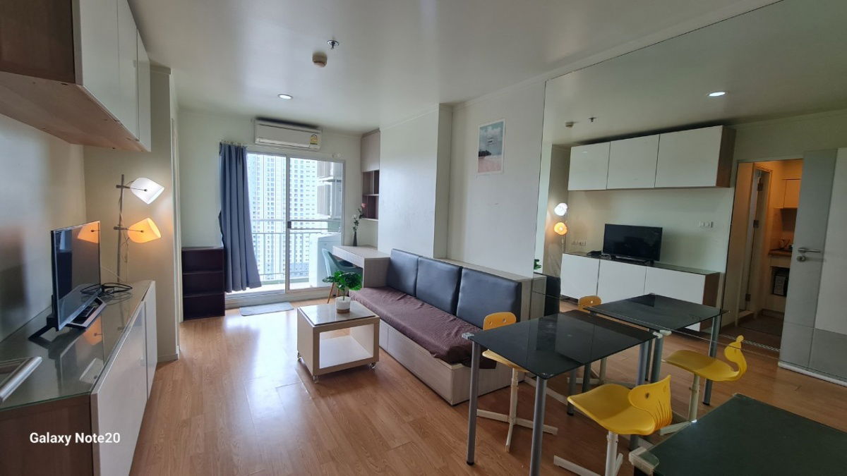 Fully furnished room for rent , near ARL and MRT Huamak station