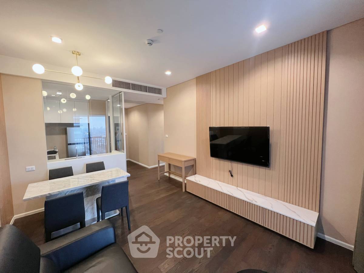 2-BR Condo at The Saint Residences near MRT Phahon Yothin (ID 2110305)