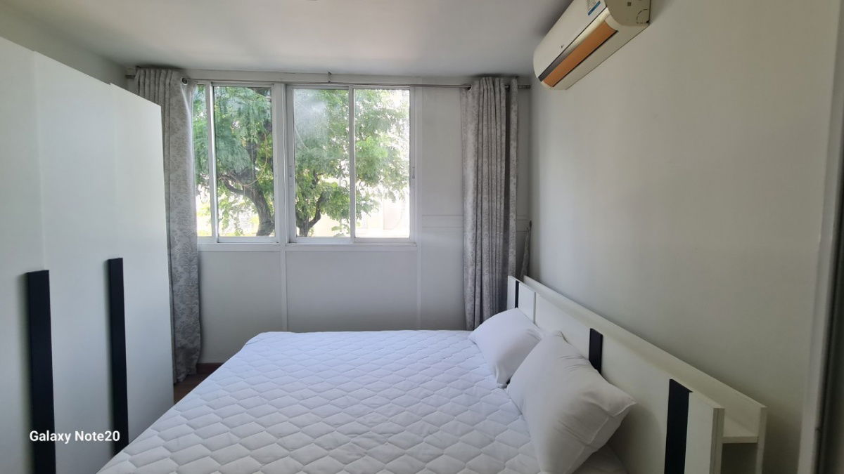 Fully furnished room for rent , near ARL and MRT Huamak station