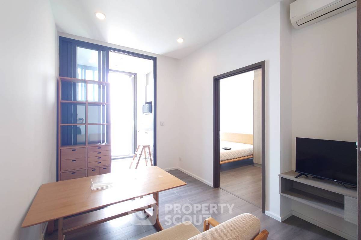 1-BR Condo at Whizdom Essence Sukhumvit near BTS Punnawithi (ID 1946225)