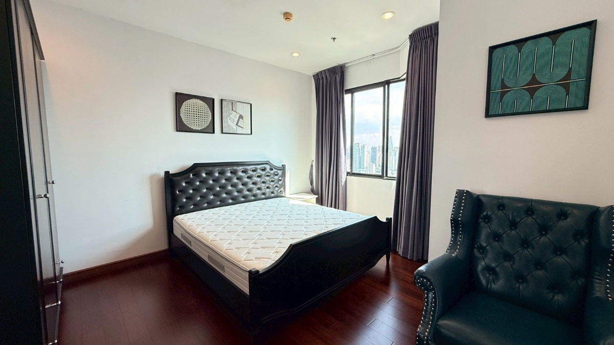 P-42820 公寓出租 Supalai Premier @ Asoke 家具齐全（访问时再次确认）。