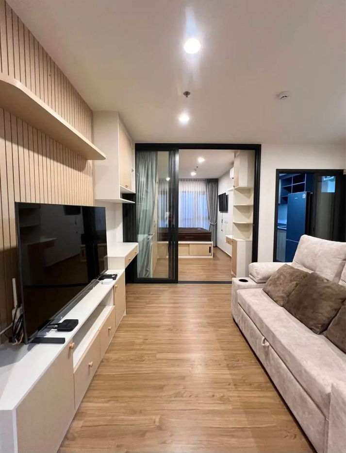 THE LINE VIBE Phahonyothin                        .