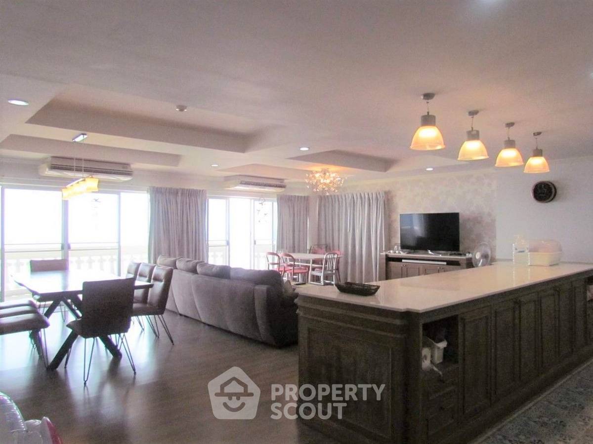 4-BR Condo at Park Beach Condo close to Sanctuary of Truth (ID 1465570)