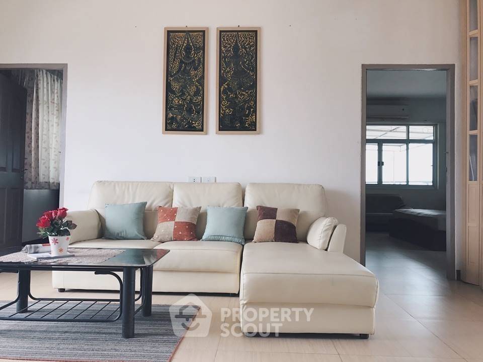 4-BR Condo at Luxury Home in Thap Tai (ID 386943)