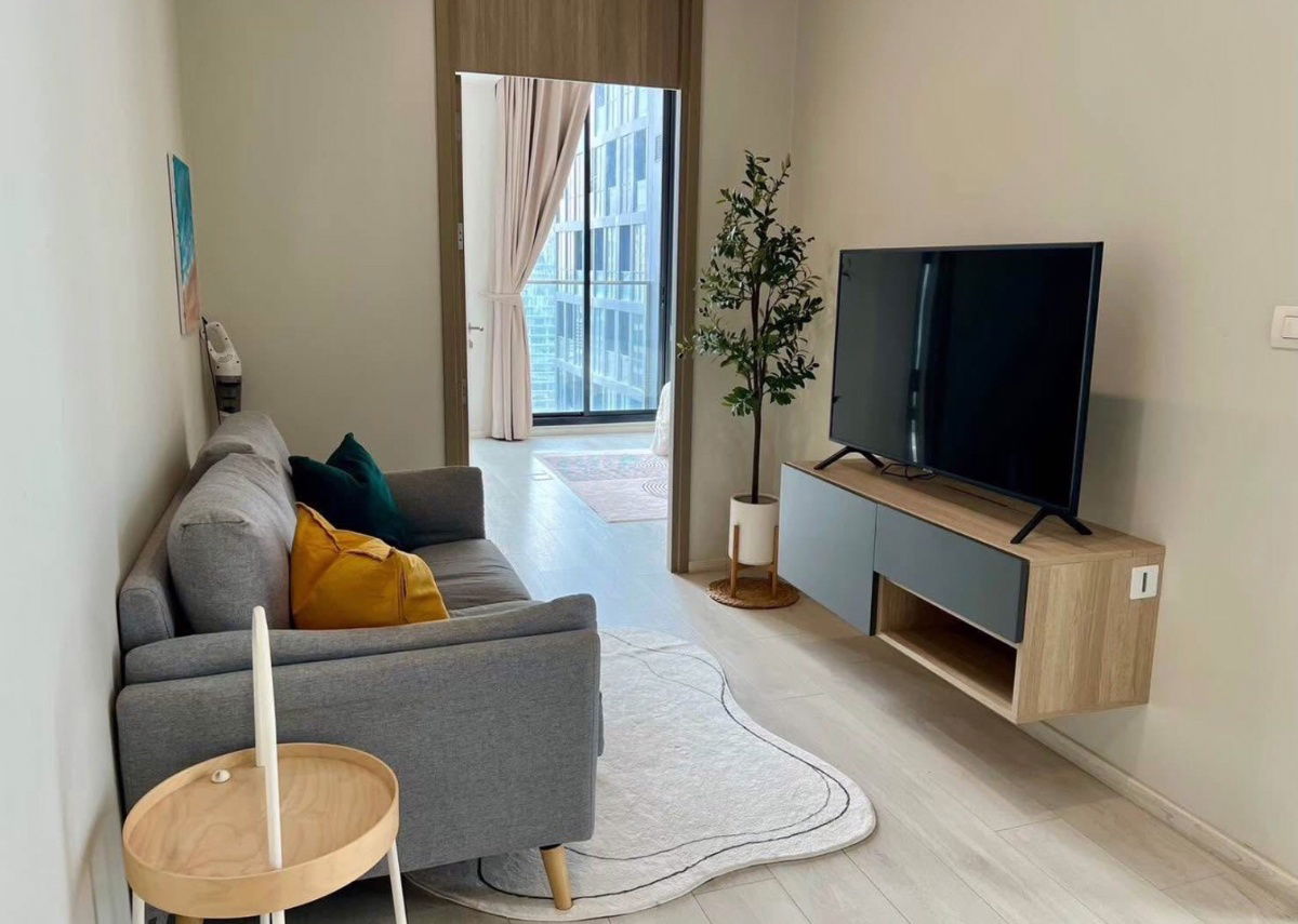 Noble                            Ploenchit