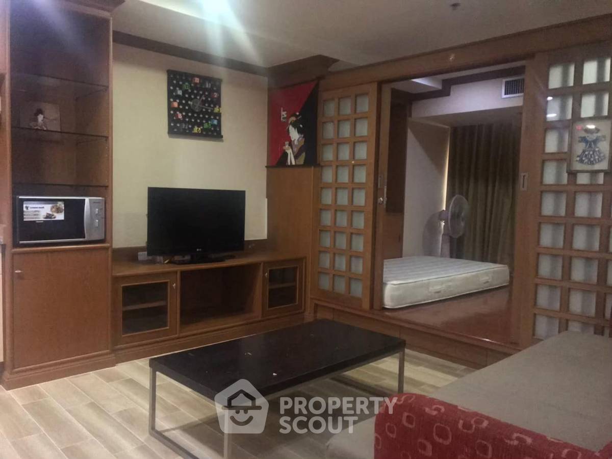 2-BR Condo at The Trendy Condominium near BTS Nana (ID 1472040)
