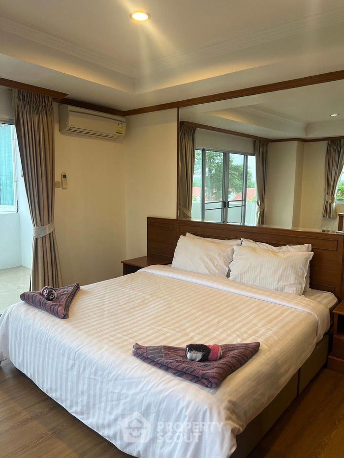 1-BR Condo at Grand View Condo close to Baan Amphur (ID 1702184)