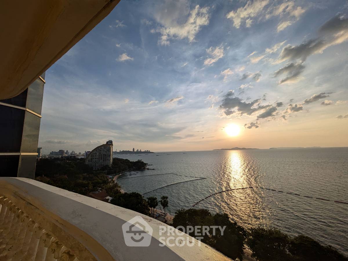 3-BR Condo at Sky Beach Condominium Wong Amat close to Wong Amat (ID 1937773)