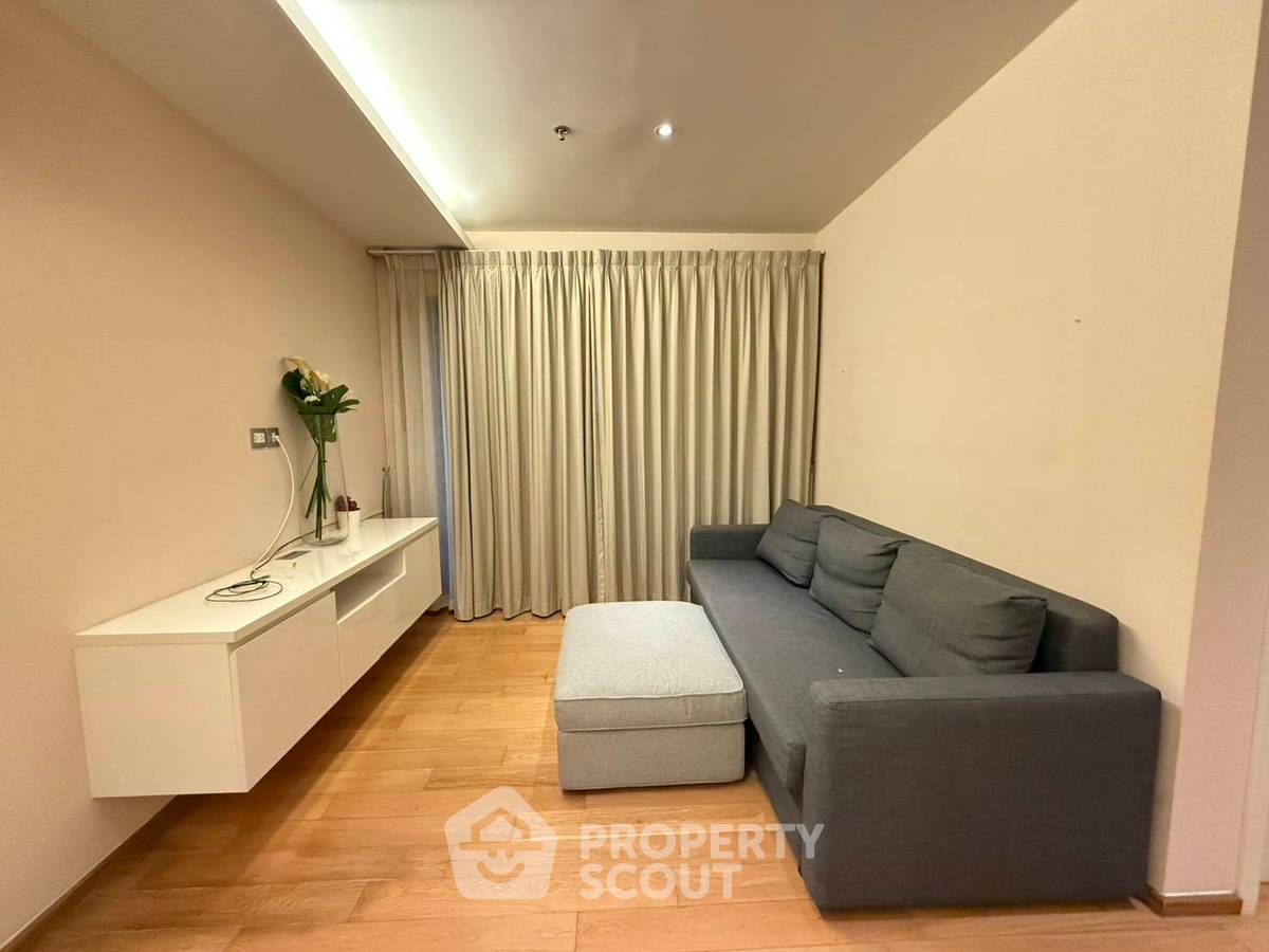 2-BR Condo at H Sukhumvit 43 near BTS Phrom Phong (ID 2391723)