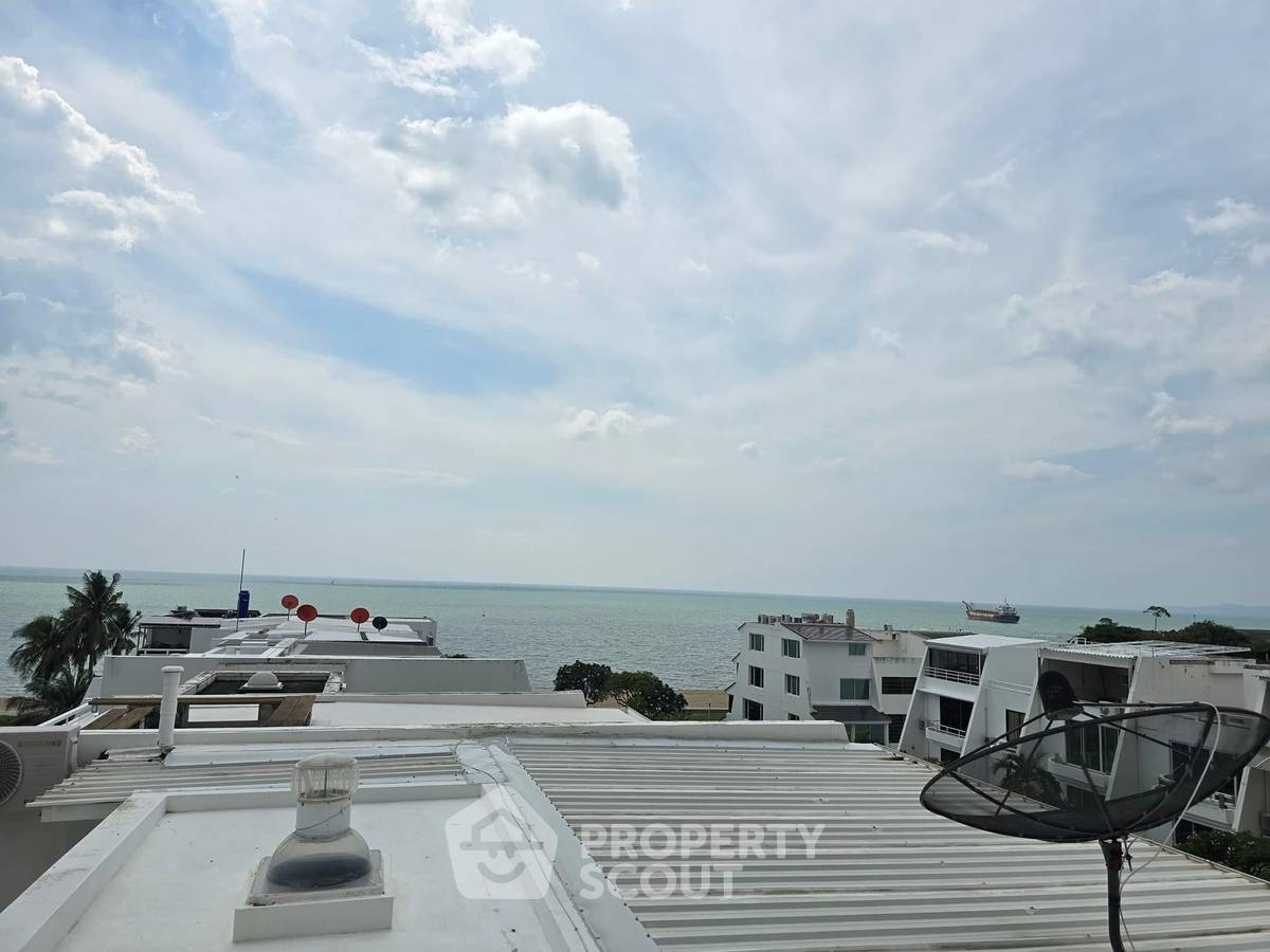 4-BR Condo at Chom Talay Resort Condominium close to Pattaya (ID 1885768)