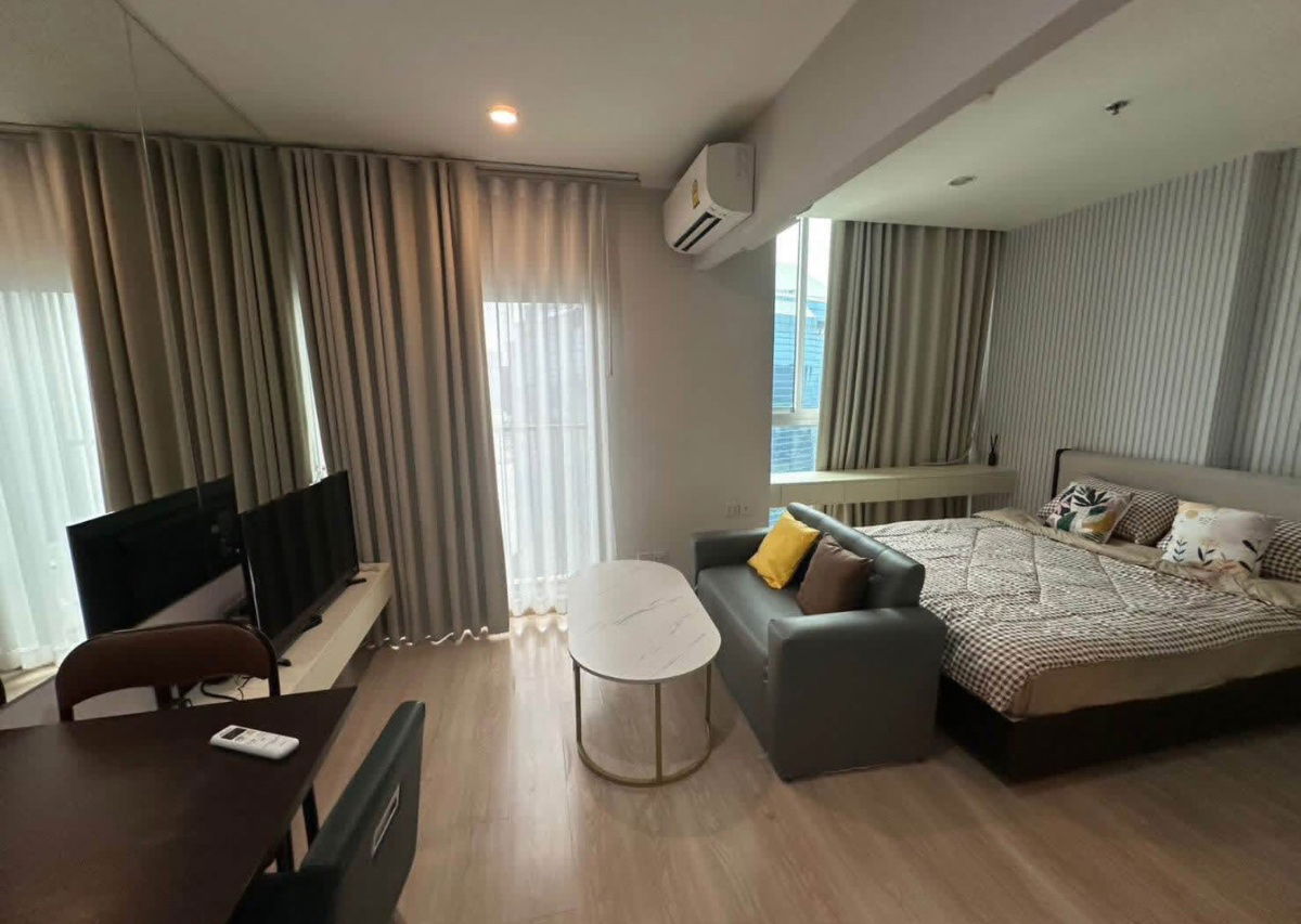 Noble Revolve Ratchada ၂