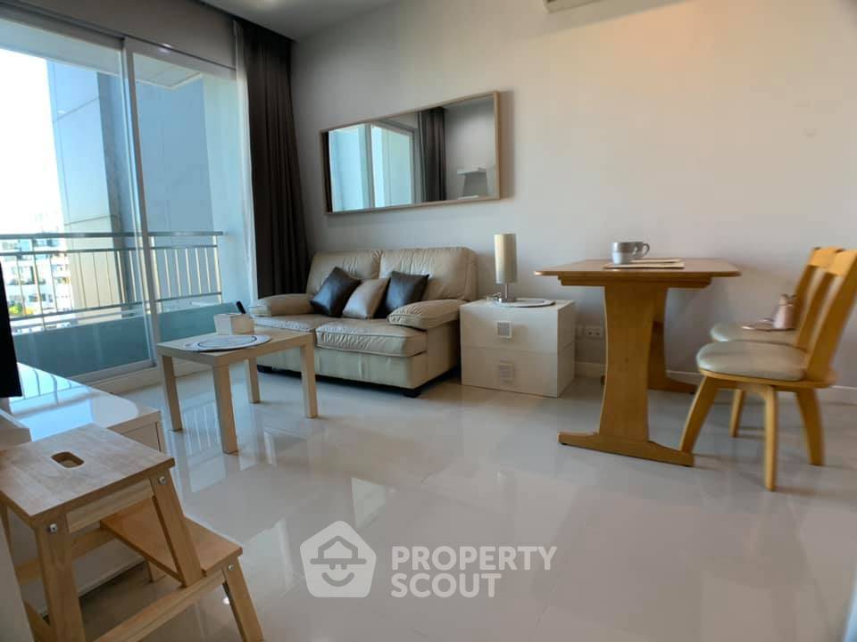 1-BR Condo at Circle Condominium near MRT Phetchaburi (ID 390892)