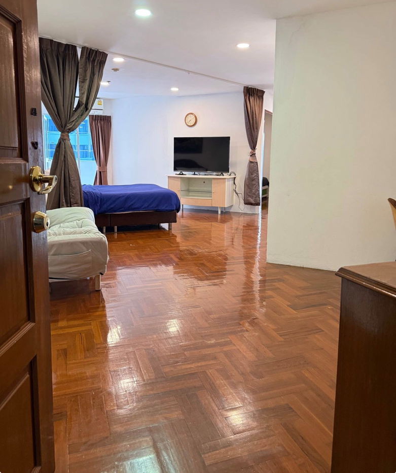 Wittayu                     Complex