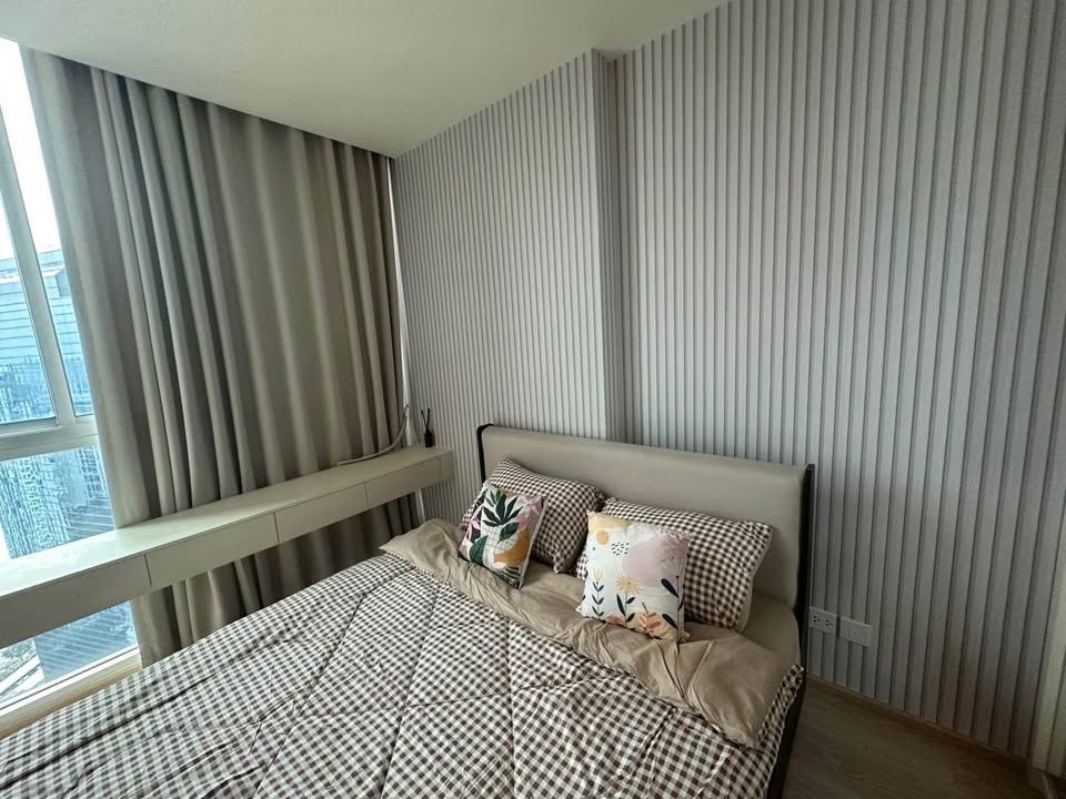 P-42899 Condo for rent Noble Revolve Ratchada 2 fully furnished (Confirm again when visit).