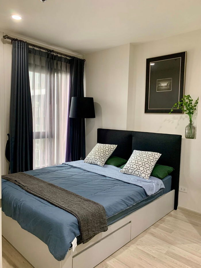 🧳 For Rent: Centric Huai Khwang – Only 120m to MRT Huai Khwang 🚇 – Fully Furnished Condo, Ready to Move In!