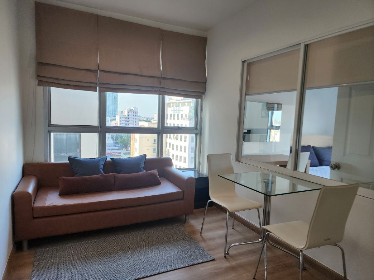 ให้เช่าห้องมุม 1 ห้องนอน 30 ตรม Life@Ratchada Suthisan ติด MRT สุทธิสาร 14,500 บาท/เดือน พร้อมที่จอดรถ