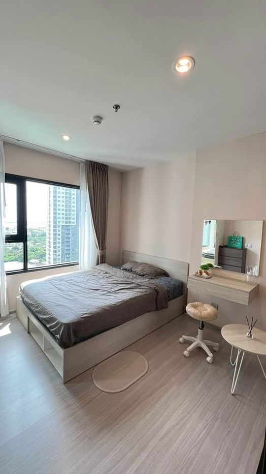 Condo for rent: Aspire Erawan Prime, ready to move in. If interested, contact Line @goodmanpro or call 0999029192.