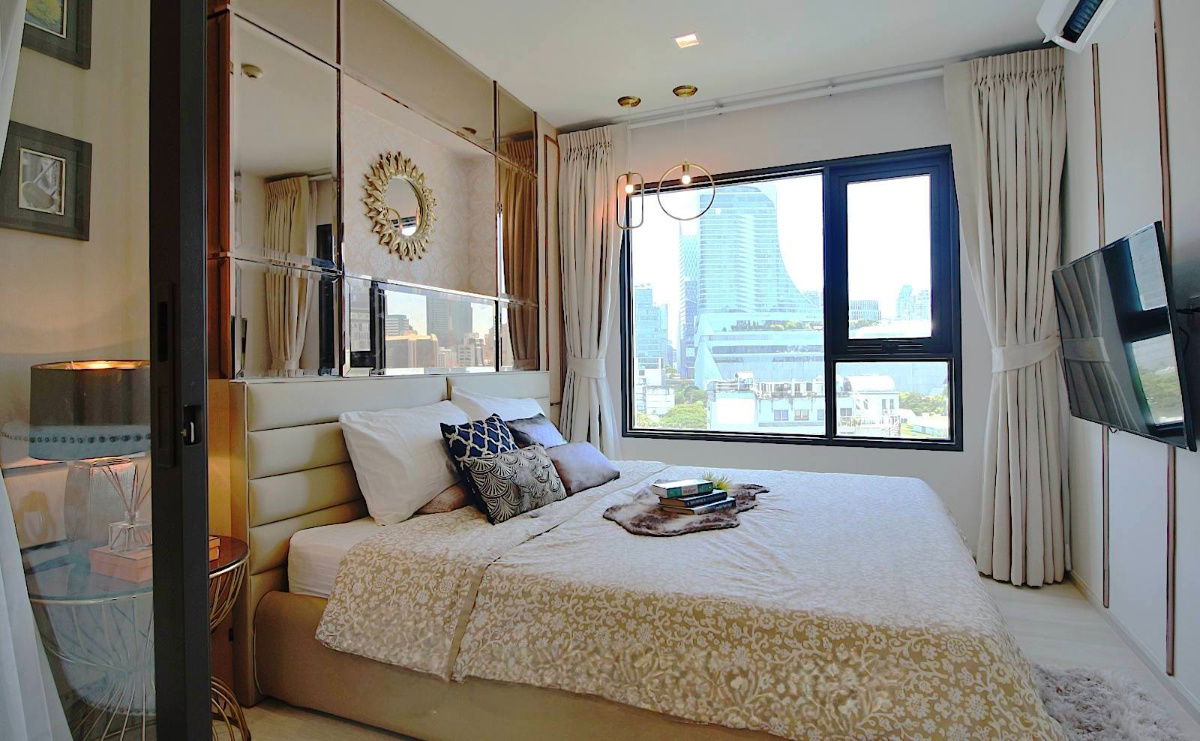 🧳 For Rent: Life One Wireless – Near BTS Ploenchit – Luxury Condo in Prime Location 🚆