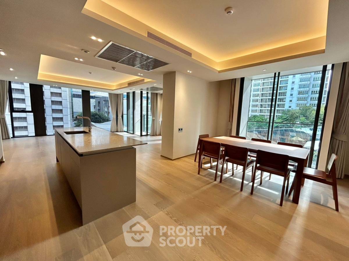 3-BR Condo at Tonson One Residence near BTS Chit Lom (ID 2395966)