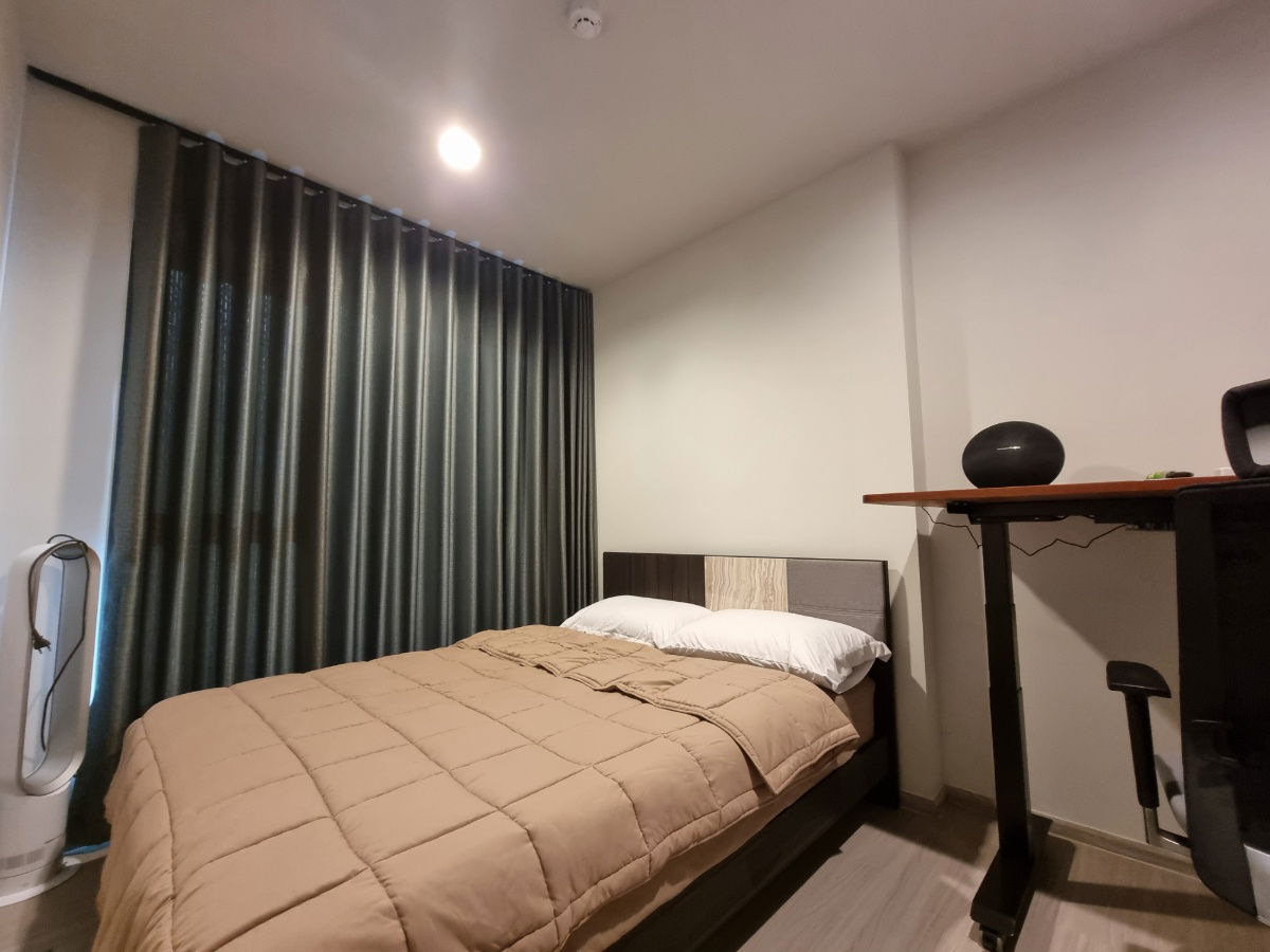 2 bedroom, Life Asoke Rama9, High floor with great view, for nomad WFH