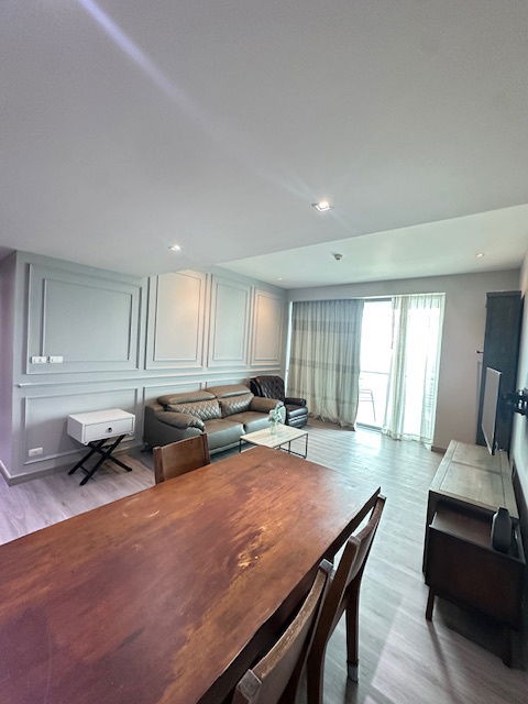 出租公寓 THE PANO 1 号楼 42 层，2 间卧室，房间面积 100 平方米