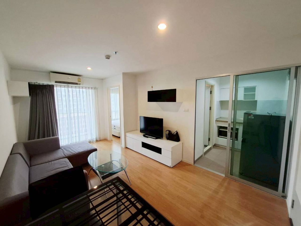 🌿 For Rent: Lumpini Place Srinakarin – Hua Mak Station Beautiful room, fully furnished, ready to move in! 🚆