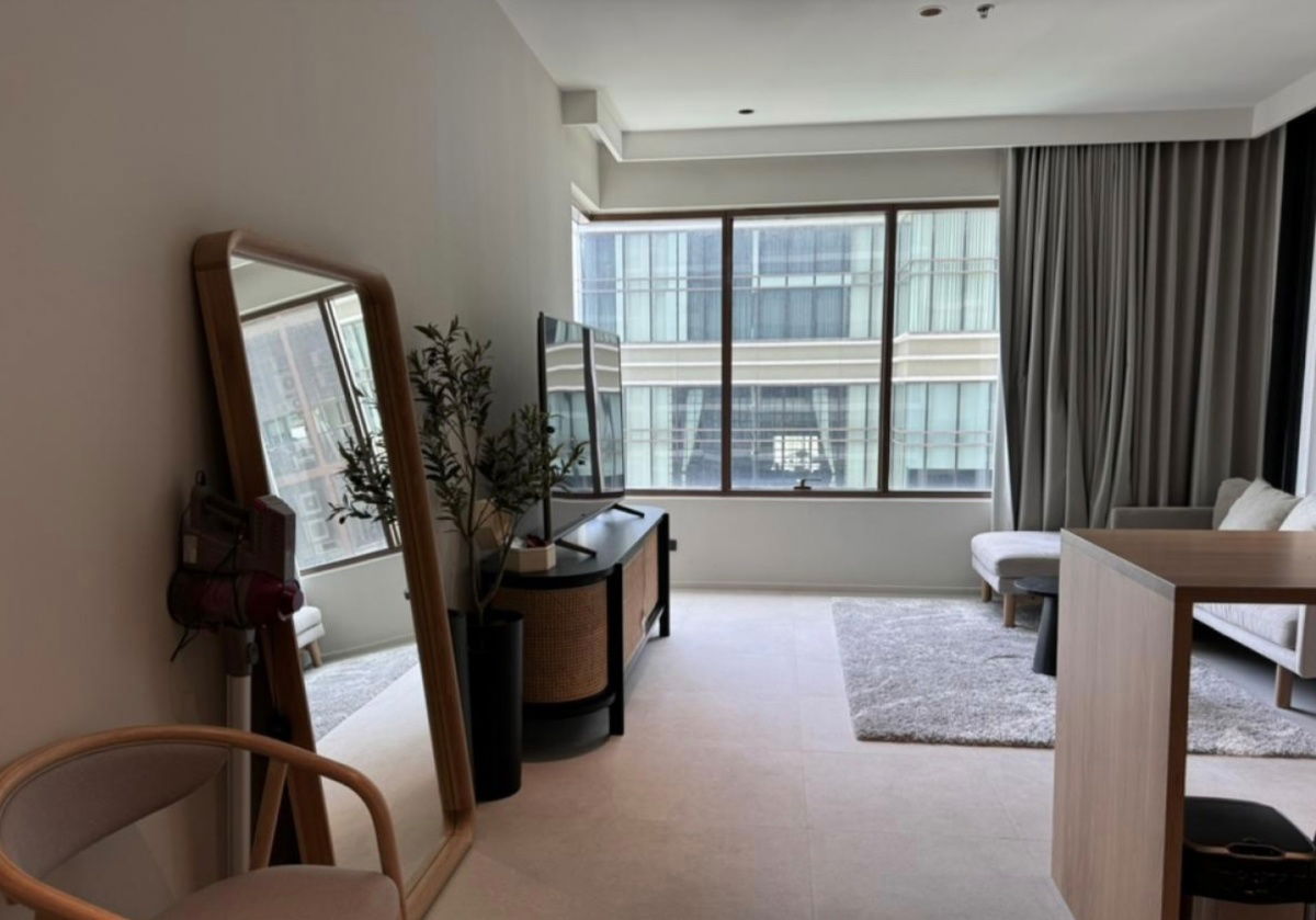 For rent: The Emporio Place, beautiful, good location, ready to move in, near BTS Phrom Phong. Interested? Add me on Line @841qqlnr