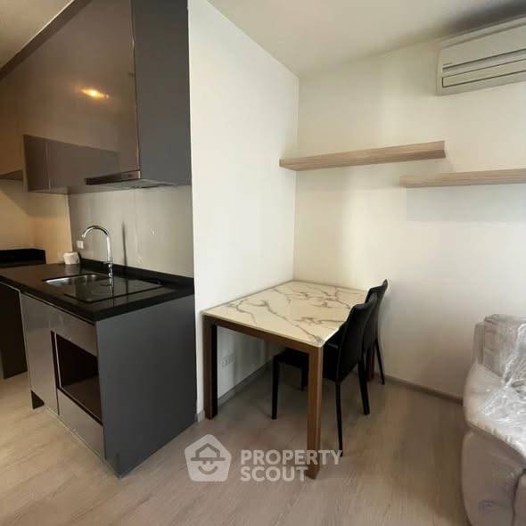2-BR Condo at Rhythm Asoke near MRT Phra Ram 9 (ID 2400812)